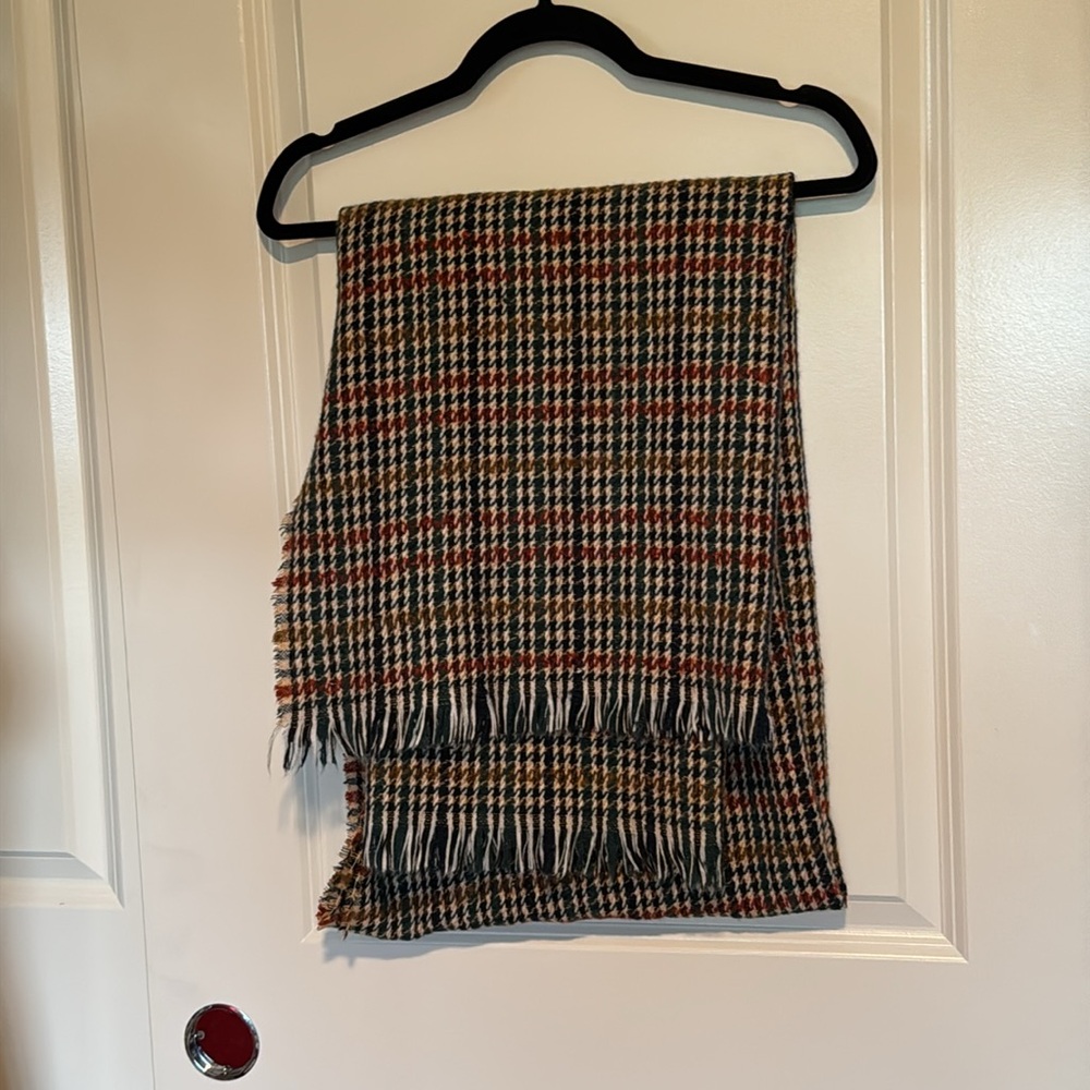HOUNDSTOOTH SCARF - Picture 10 of 10